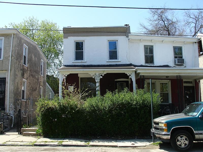 1st image of 6118 N Beechwood St