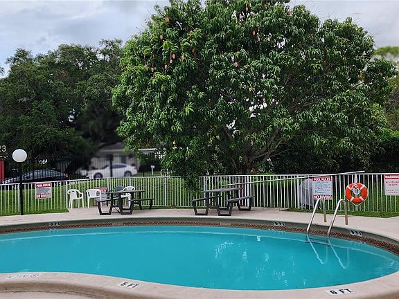 4th image of 1801 NE 140th St APT 307