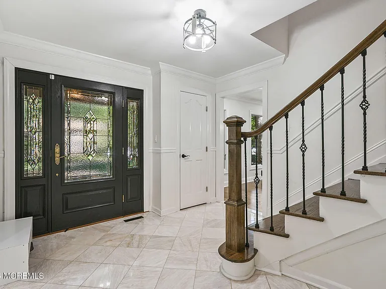 16 Phyllis Pl — Photo 7