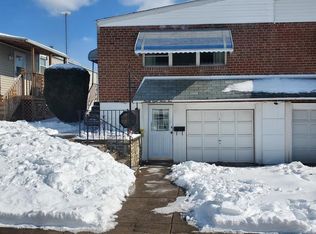 9835 Clark St, Philadelphia, PA 19115