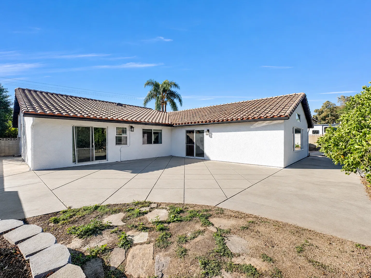 6 bed, 2950 sqft, $4,600 — Photo 3