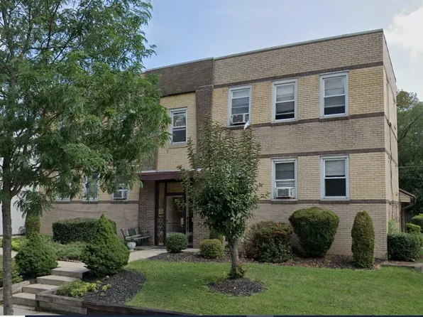 621 N Broad St #L2, Lansdale, PA 19446