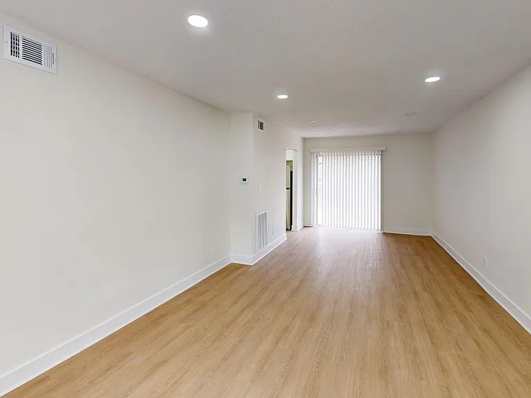Crystal Grove Townhomes LLC — Photo 34