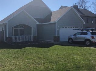207 W Washington St, Sackets Harbor, NY 13685