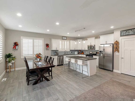 4th image of 11182 S Del Andrae Ln