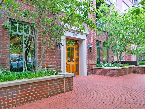 2nd image of 250 Daniel Burnham Sq