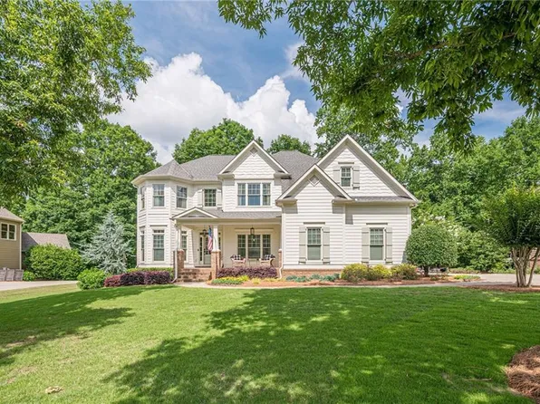 995 Sienna Dr, Cumming, GA 30040