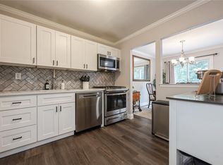 350 Lakeland Ave APT 7G, Sayville, NY 11782
