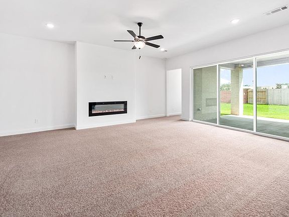 3rd image of 10618 Harvest Oak Ct