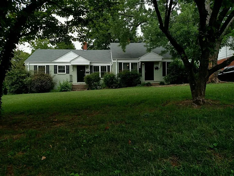2318 Lyon St — Photo 2