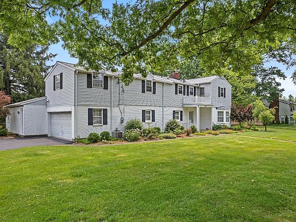 4th image of 8890 Hollyhock Dr