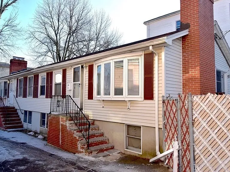 81 Francis St — Photo 1