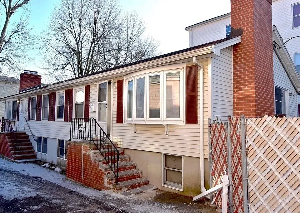 81 Francis St