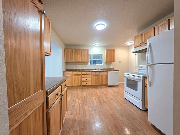 4th image of 117 Union St W