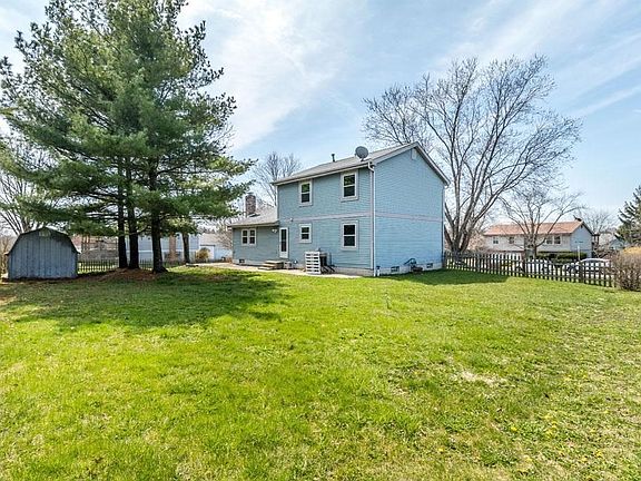 3rd image of 421 Oriole Ct
