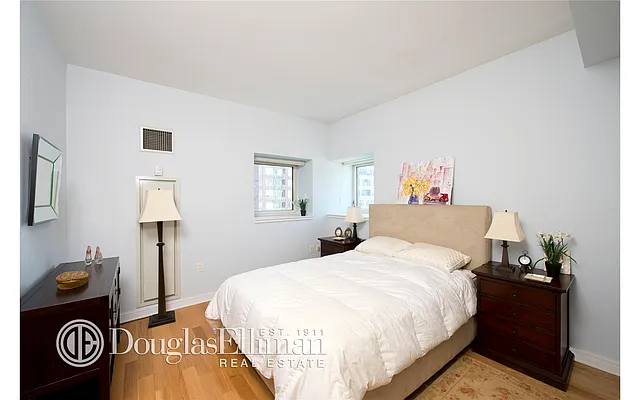 Rented by Douglas Elliman | media 4