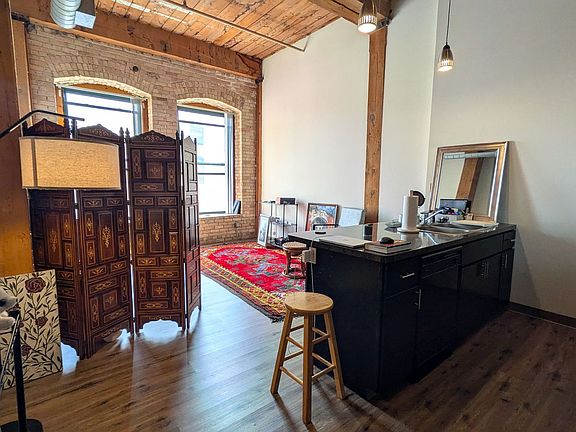 5th image of 210 N 2nd St APT 306