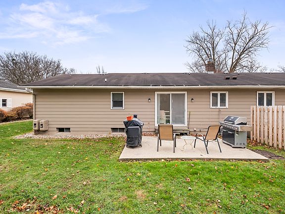 2nd image of 2943 Mulford Dr SE