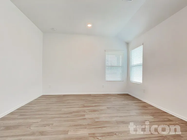 212 Seven Pines Dr — Photo 9