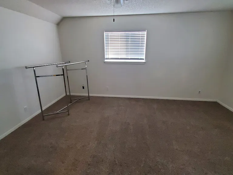 138 Meadow Dr — Photo 14