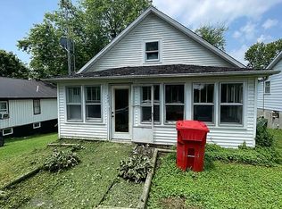 440 N Ball Kerr St, Cave In Rock, IL 62919