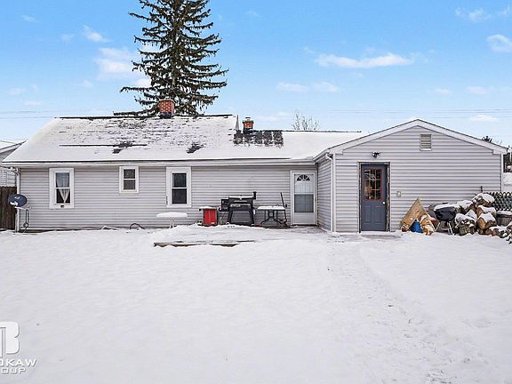 4th image of 1084 Midland Rd