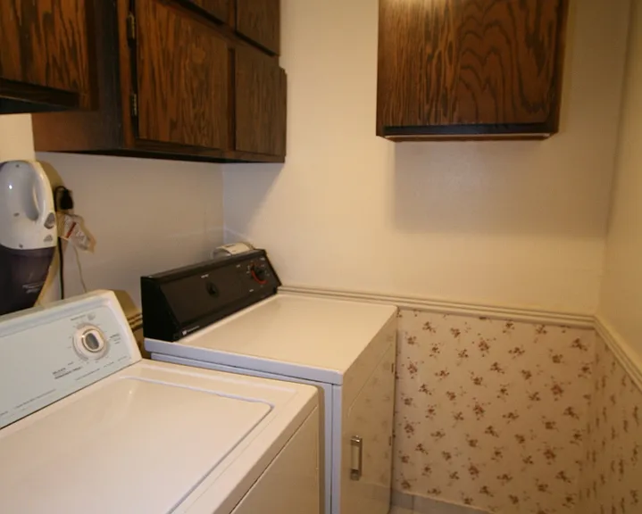 1092 Stanton St — Photo 11