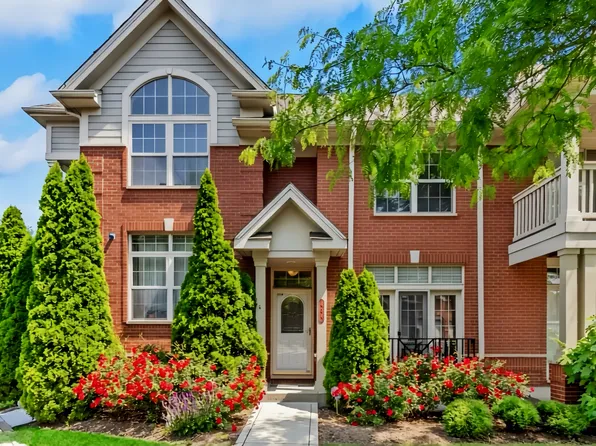 404 Callie Ct #1A, Morton Grove, IL 60053