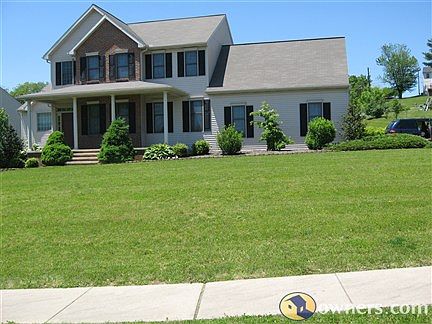 Nice big front porch - 3% paid to buyer's agent 