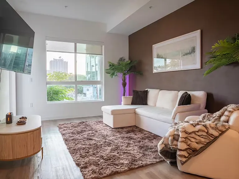 6245 W Sunset Blvd #338 — Photo 3