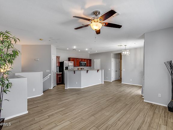 3rd image of 2941 E DARROW Street