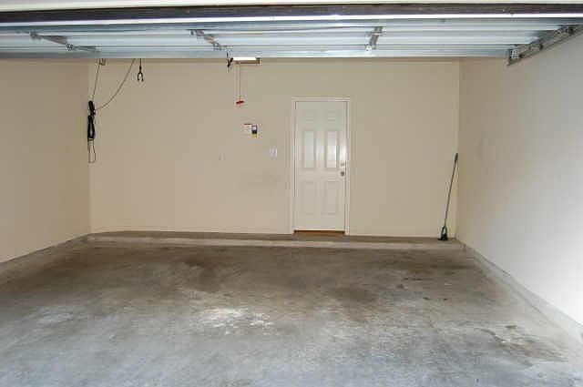 2nd image of 5211 Blossom St
