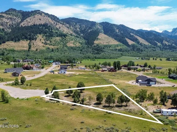 14 Ponderosa Dr, Star Valley Ranch, WY 83127