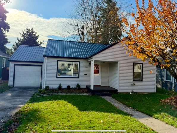 9036 SE Washington St, Portland, OR 97216