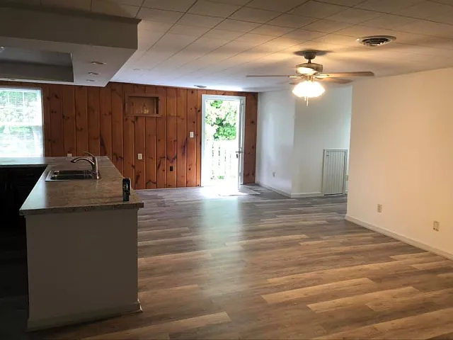 3 bed, 1200 sqft, $1,795 — Photo 3