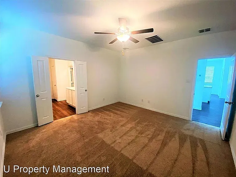 624 Fitzroy Ln — Photo 7