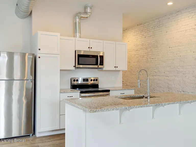 1105 S 1st St #4 — Photo 12