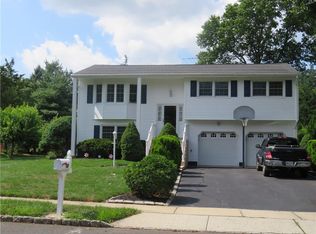 40 Summershade Cir, Piscataway, NJ 08854