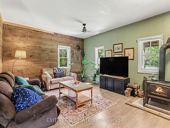 5th image of 4122 Broadway St