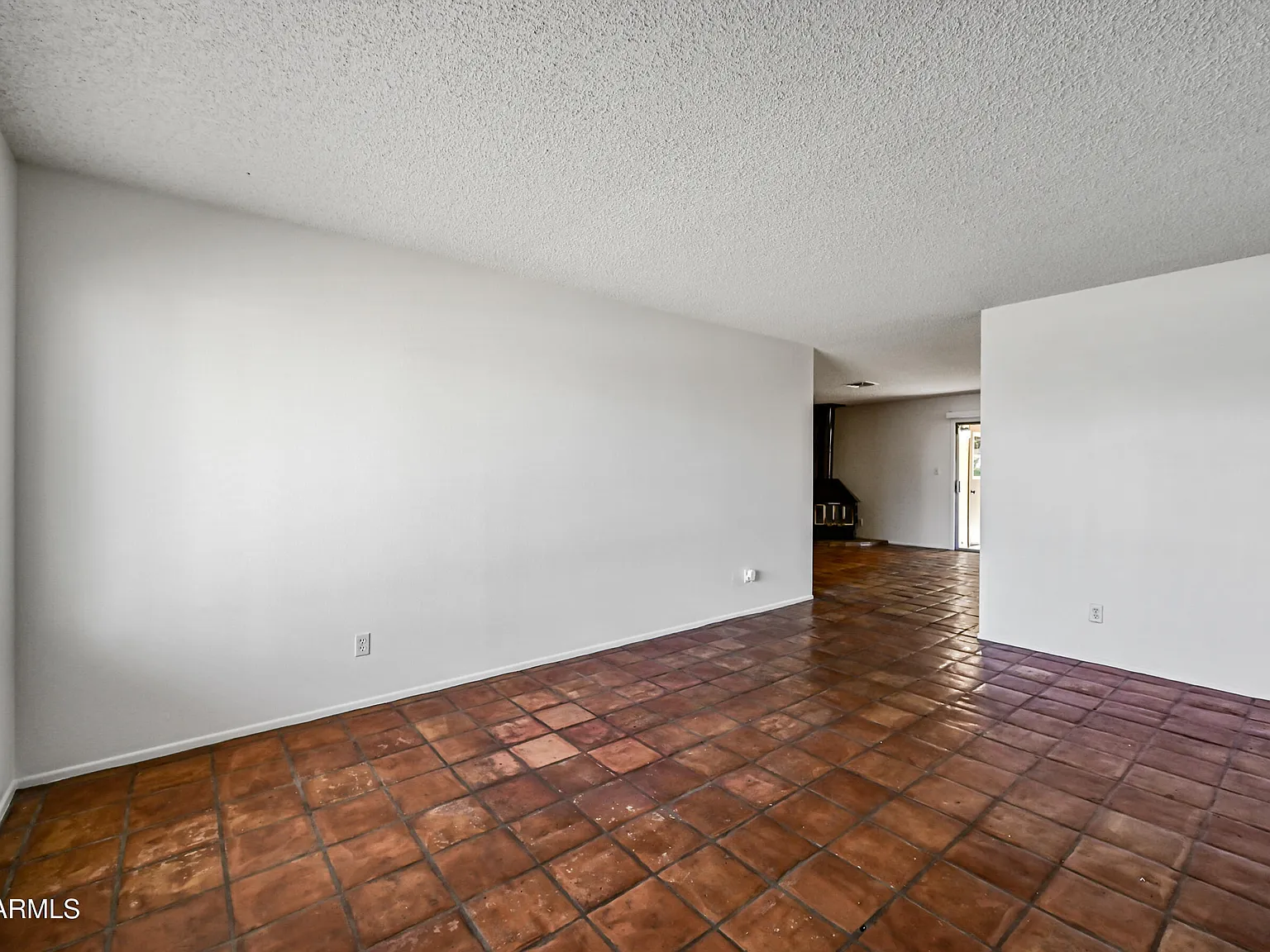 3 bed, 2.0 bath, 1216 sqft, $2,050 — Photo 3