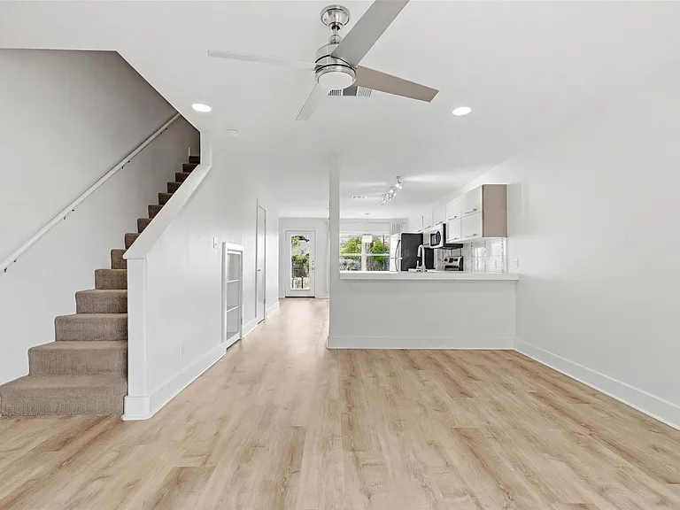 1101 Grove Blvd #201 — Photo 10