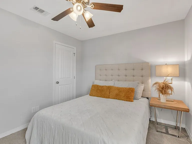 503 Eisenhower Dr — Photo 24