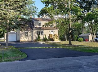 5899 Garlow Rd, Niagara Falls, NY 14304