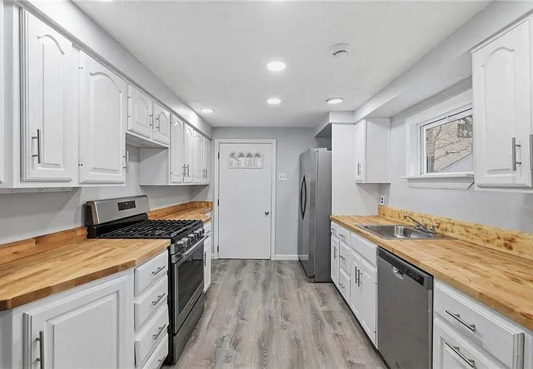 228 Sylvan Walk — Photo 2