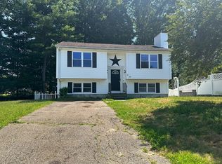 82 4th St, Worcester, MA 01602