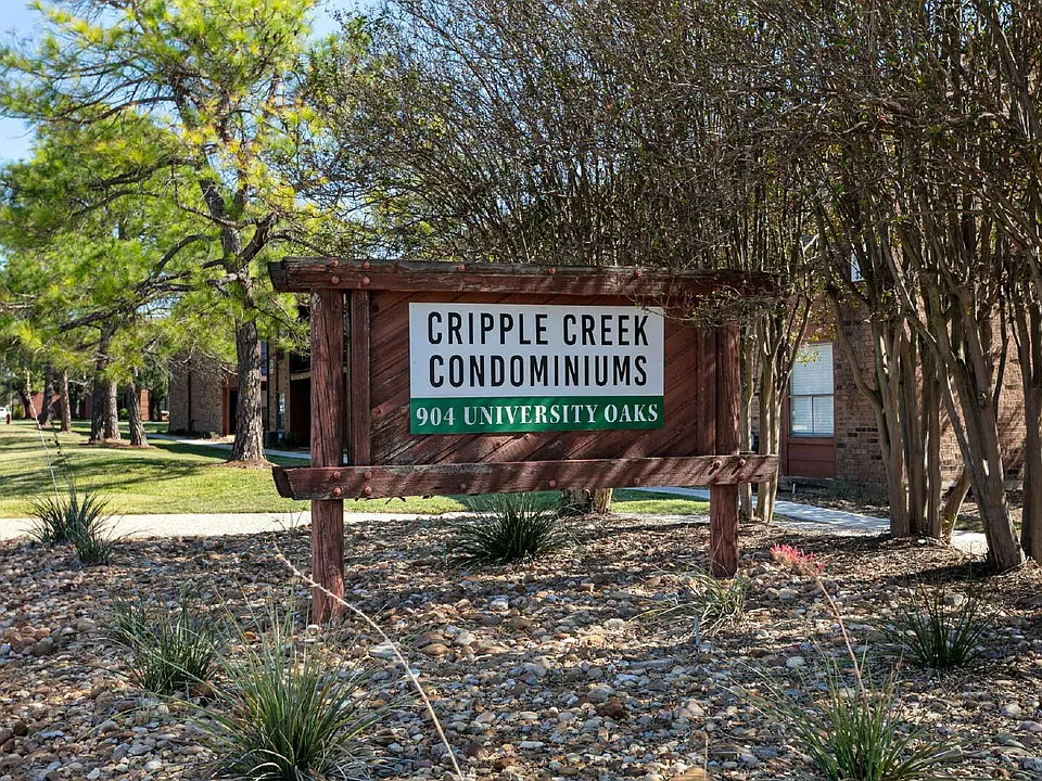 904 University Oaks Blvd #128