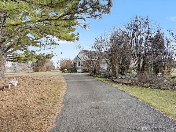 3rd image of 7635 Old Taft Rd