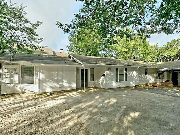 2nd image of 2407 Winsted Ln #B