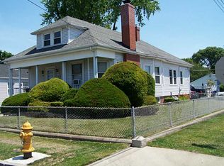 71 Booth Ave, Pawtucket, RI 02861