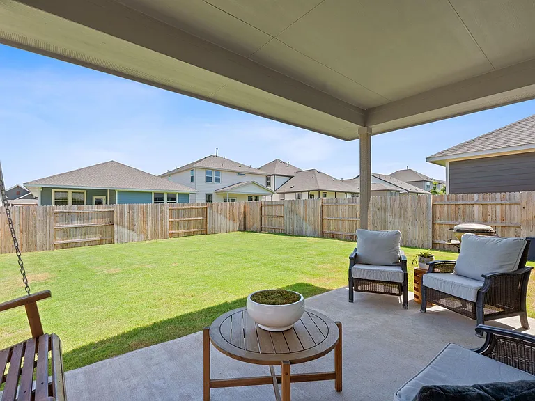 179 Kings Canyon Dr — Photo 23